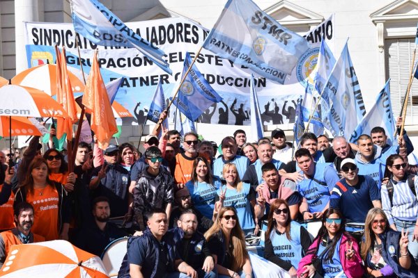 En rechazo a la reforma previsional, SEOM se movilizó en la legislatura provincial