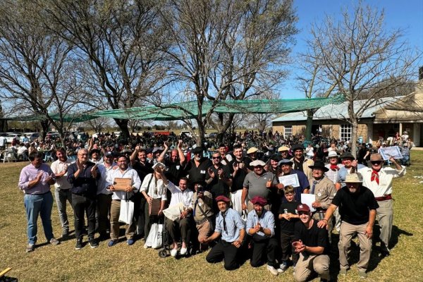 Calvo participó de la 2da edición de la Fiesta del costillar a la estaca en Santa Clara de Saguier