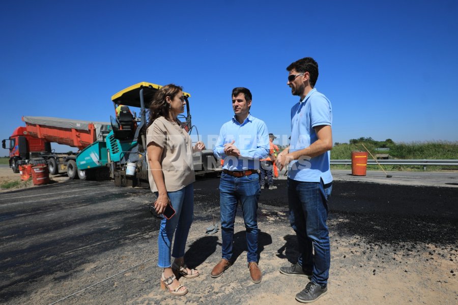 Patricia Imoberdorf; intendente Leonardo Viotti y Nicolás Asensio.