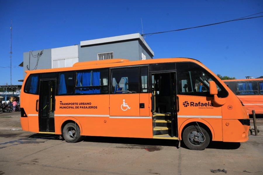 Uno de los minibuses recuperados.