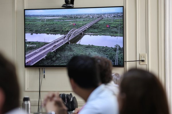 Enrico presentó en el Concejo detalles del puente Santa Fe-Santo Tomé