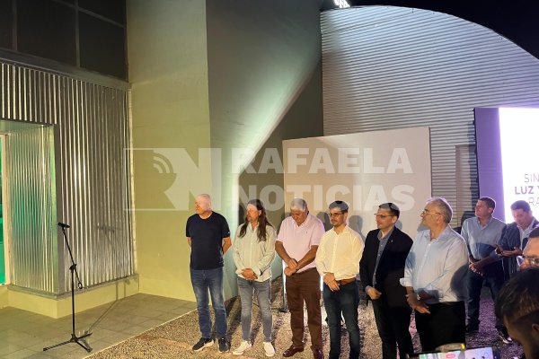 "Mejor que prometer es cumplir": Luz y Fuerza inauguró su moderno centro recreativo