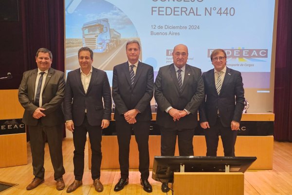 Asumieron autoridades de la Federación Argentina de Entidades Empresarias del Autotransporte de Cargas