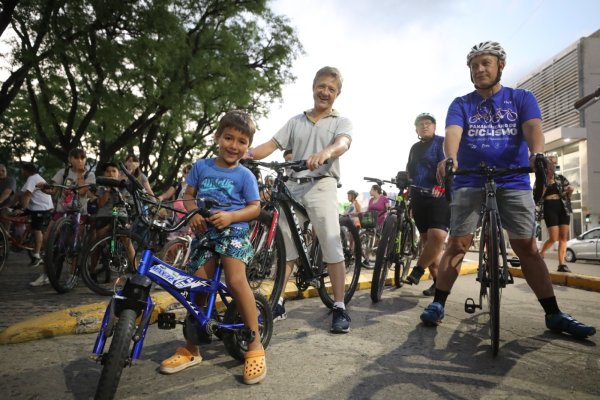 ¿Cuándo se desarrollará la bicicleteada familiar nocturna?