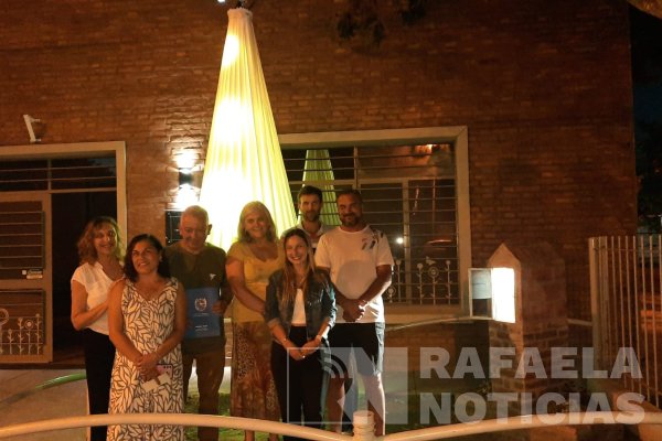 Celebración en el barrio Ilolay: inauguraron una ermita y encendieron el Árbol de Navidad