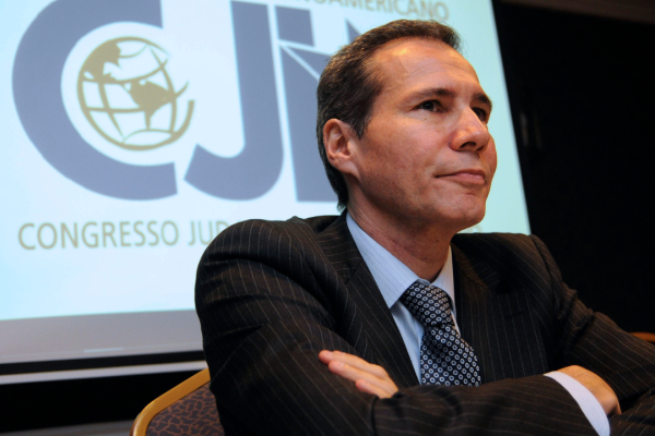 A una década de la muerte de Nisman: la Justicia refuerza la hipótesis de asesinato y rastrea vínculos con espías