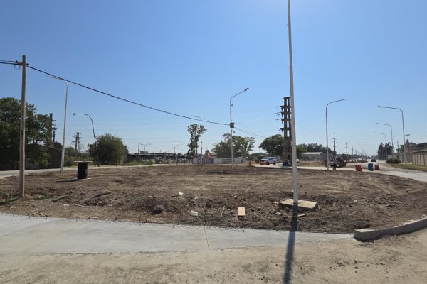 Continua la construcción de la nueva rotonda frente al Eco Punto y el Cementerio