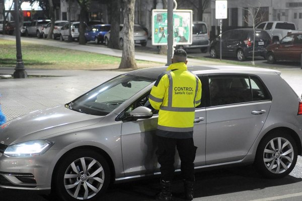 Aumentaron las multas en Santa Fe: ¿Cuánto cuesta pasar un semáforo en rojo?