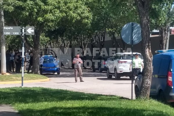 Choque en barrio Italia: una menor fue trasladada al hospital