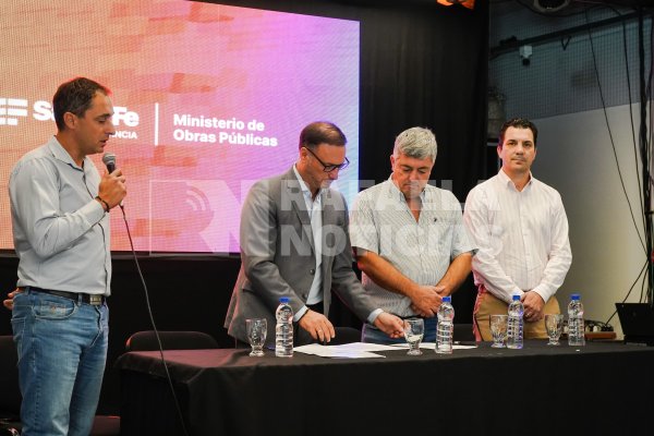 Firma de Convenio para el Reacondicionamiento del Canal Secundario Ituzaingó