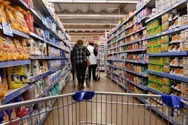 La inflación de febrero fue del 2,4% y alcanzó un 66,9% interanual