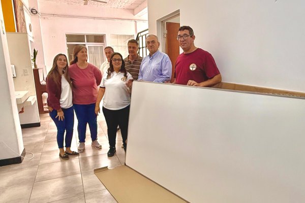 Calvo visitó la Escuela Nº709 de Sunchales