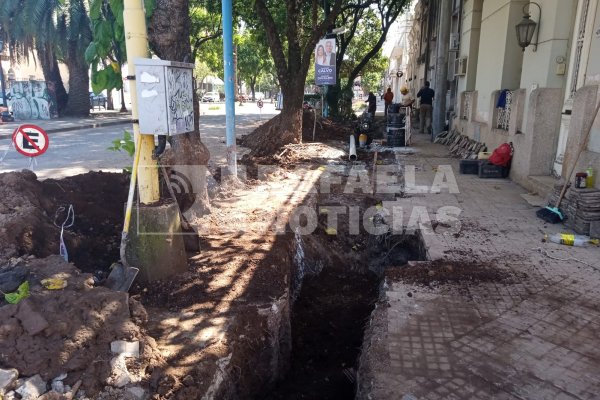 Reparan cañerías cloacales en Bv. Yrigoyen: precaución en la zona